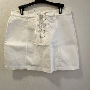 Forever 21 white mini NWOT